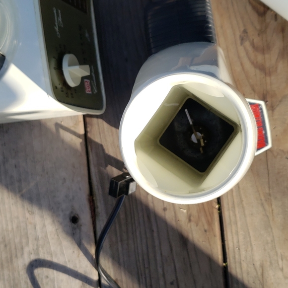 1960s Waring Blendor Solid State 70 with Ice Attachment - Picture 8 of 8